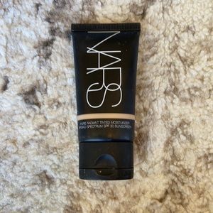 Nars tinted moisturizer Alaska 2
